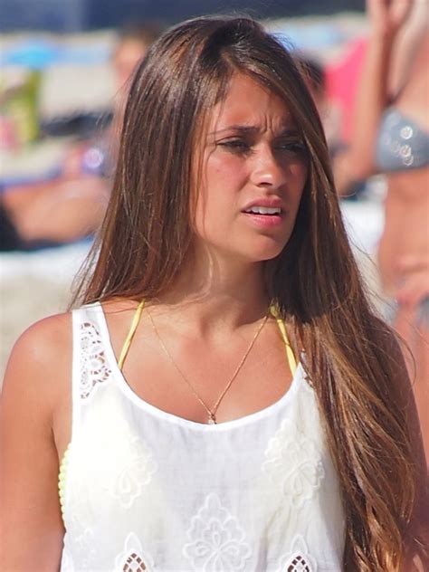 antonella roccuzzo culo|Antonella Roccuzzo Culo Porn Videos .